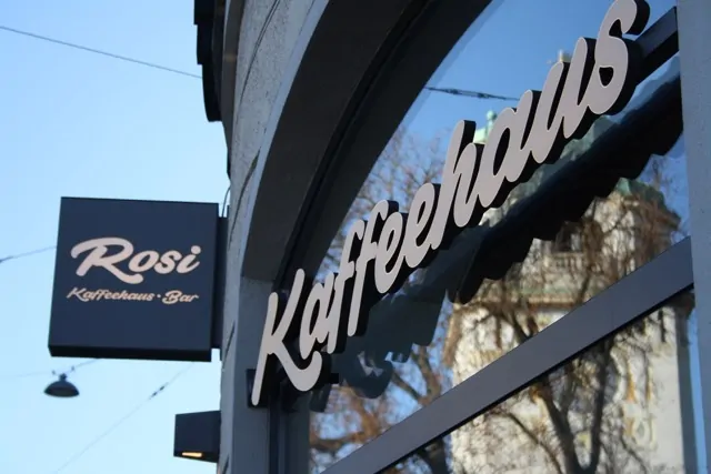 grune cafes munich Rosi Kaffeehaus & Bar