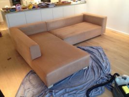 reinigung des sofas zu hause munich BIO Clean Team Polsterreinigung