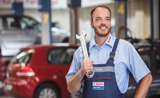 Werkstatt-Konzepte Wie kaum ein anderer Bereich ist die Kfz-Branche durch technische Neuentwicklungen geprägt. Erfolgreiche Kfz-Werkstätten müssen daher stets auf dem neuesten Stand der Technik bleiben.