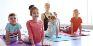 schwangeres yoga munich devayani yoga Eva Holl